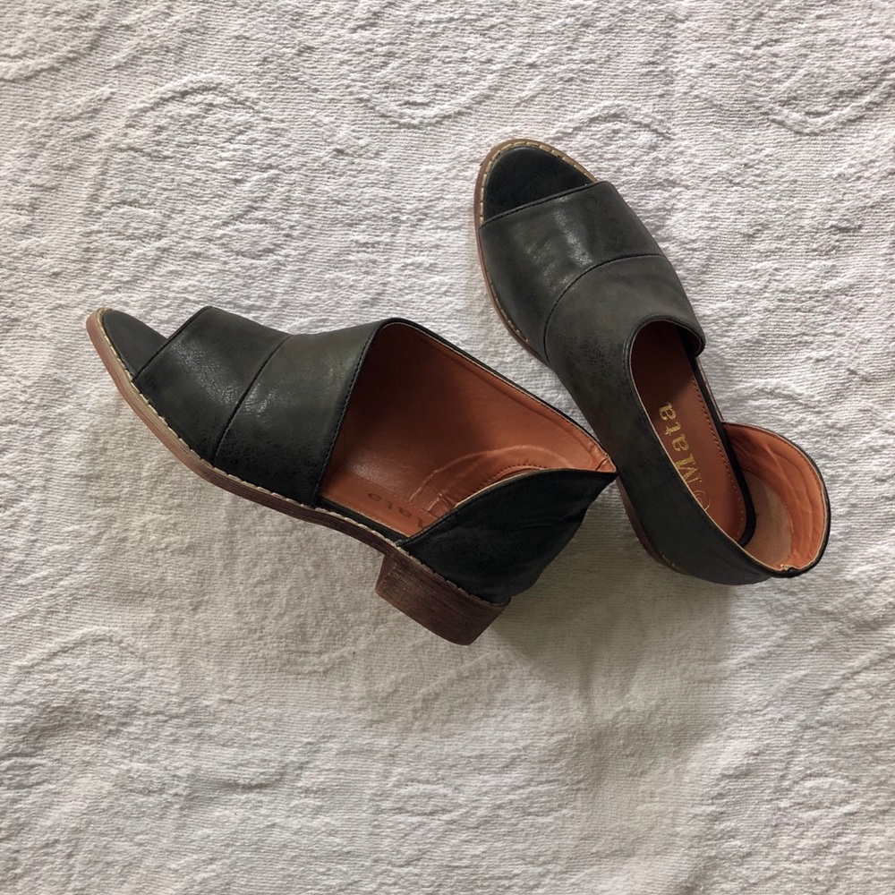 Stylish low heel open toe booties